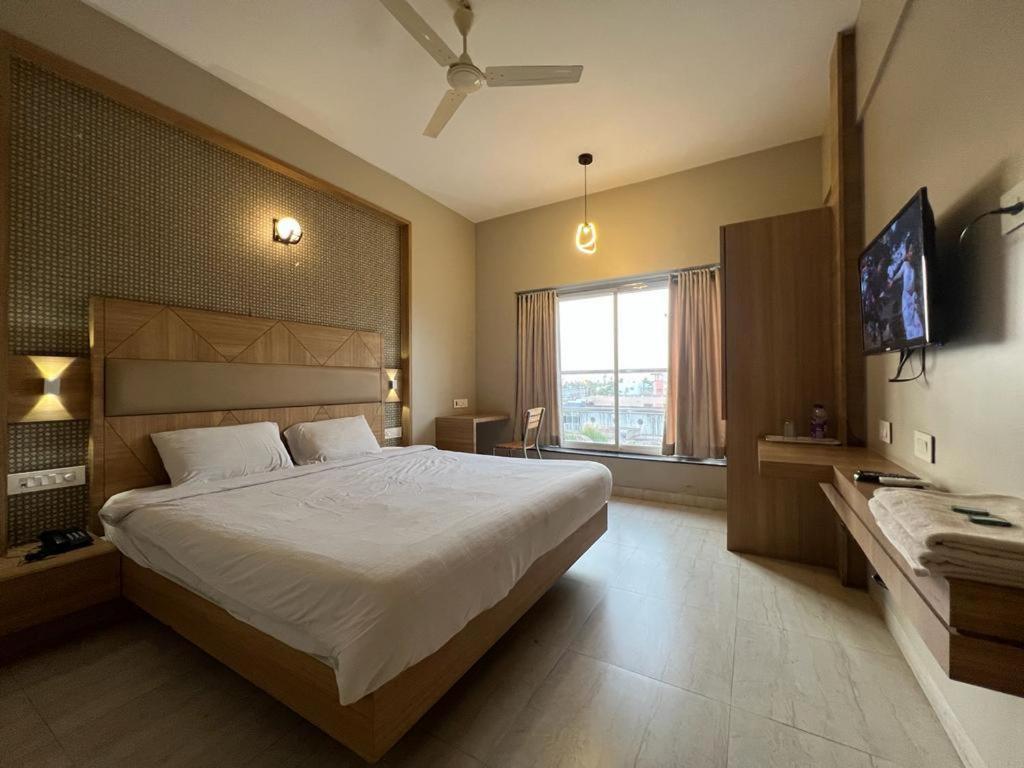 Hotel Shahi Executive Malkapur  Exterior foto